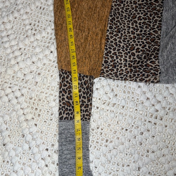 Umgee Animal Print Oversized Top - Size Small.  #127 - Picture 10 of 12